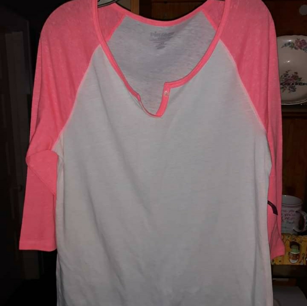 Vintage Coral and white baseball tee